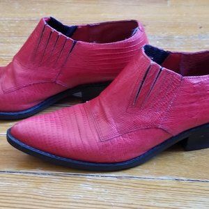 HOT Vintage Red Booties, Size 7M